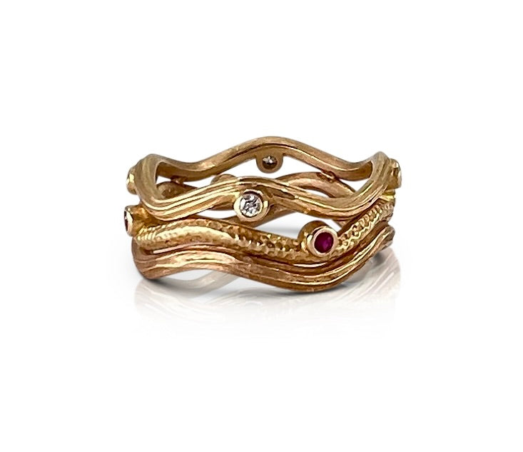 Triple wave Serpentine ring in rose gold with rubies and diamonds