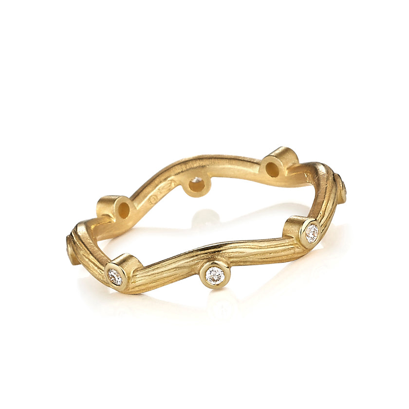 Branch-like wavy ring in 18K yellow gold with 8 diamonds by Ayesha Mayadas