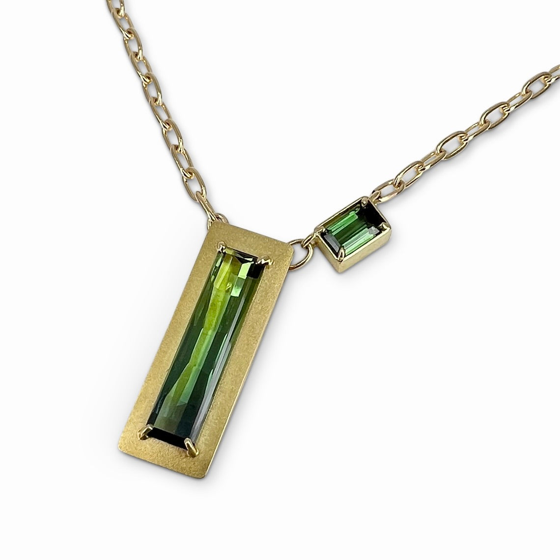 Metaphysical necklace with tourmalines in 18K yellow gold