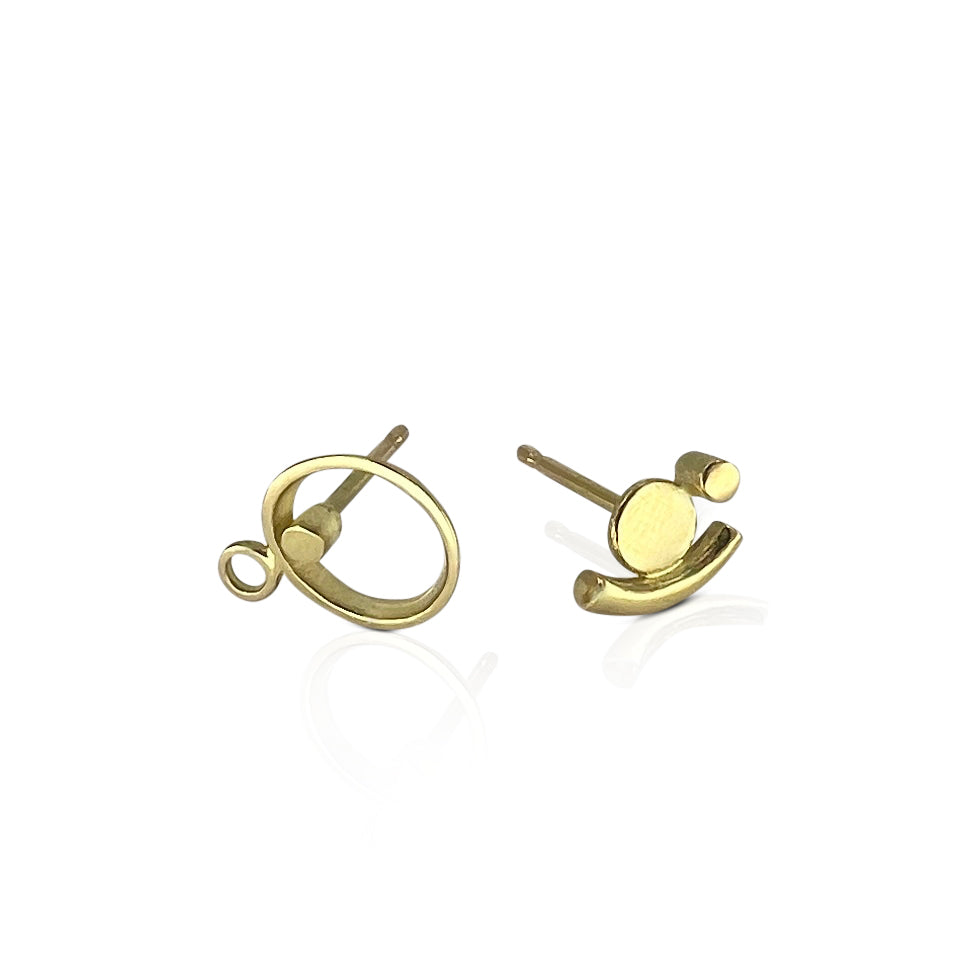 Asymmetric studs in 18K gold (large)