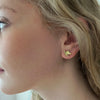 Asymmetric studs in 18K gold (large)