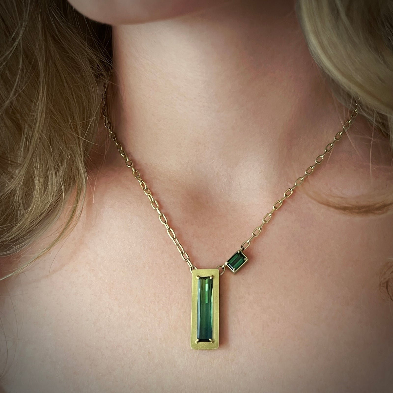 Metaphysical necklace with tourmalines in 18K yellow gold