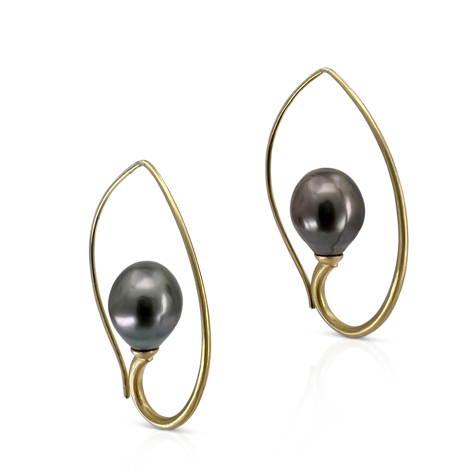 Inverted Drop Earrings in 18K Gold with Black Tahitian Pearls