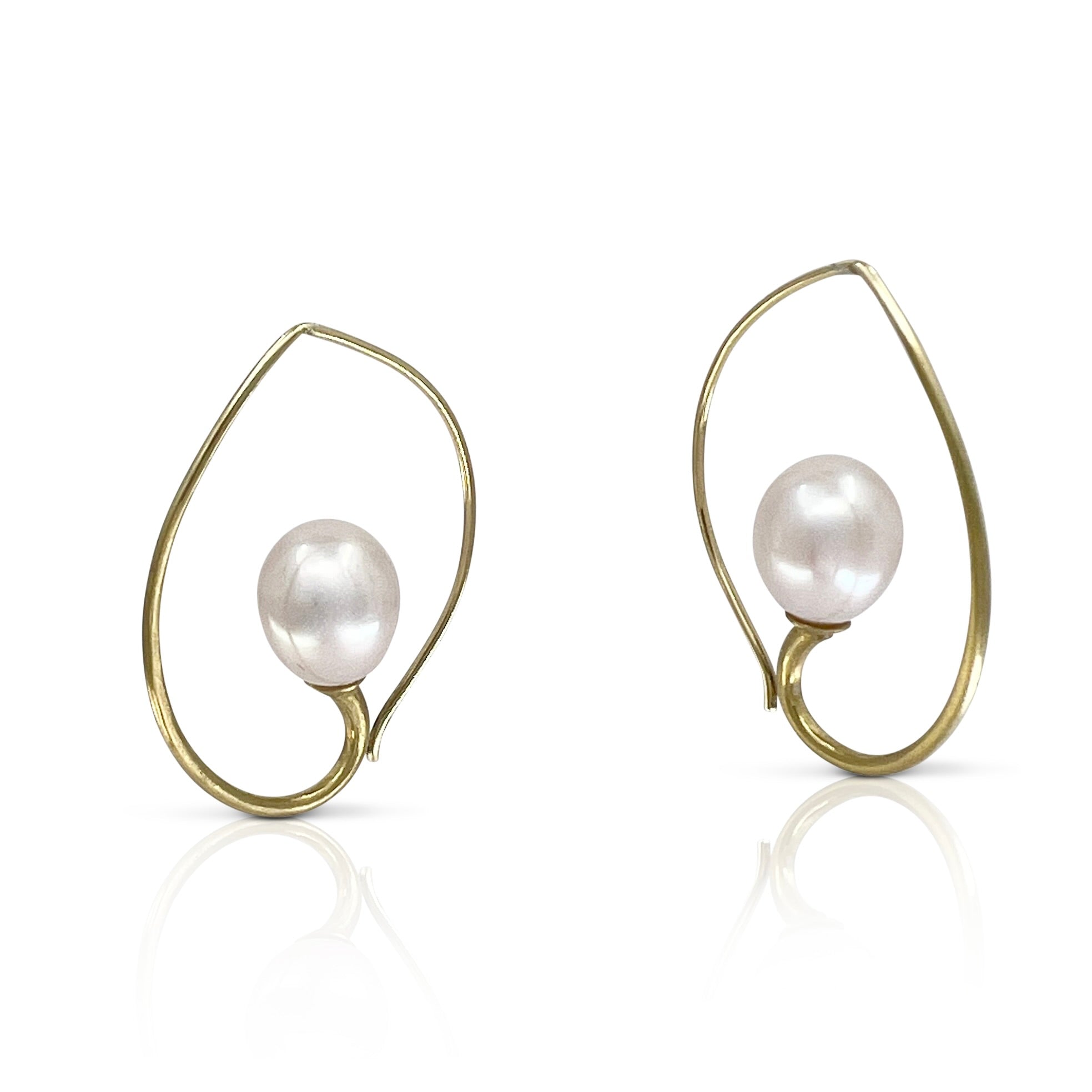 Inverted Drop Earrings in 18K Gold with Fresh Water Pearls