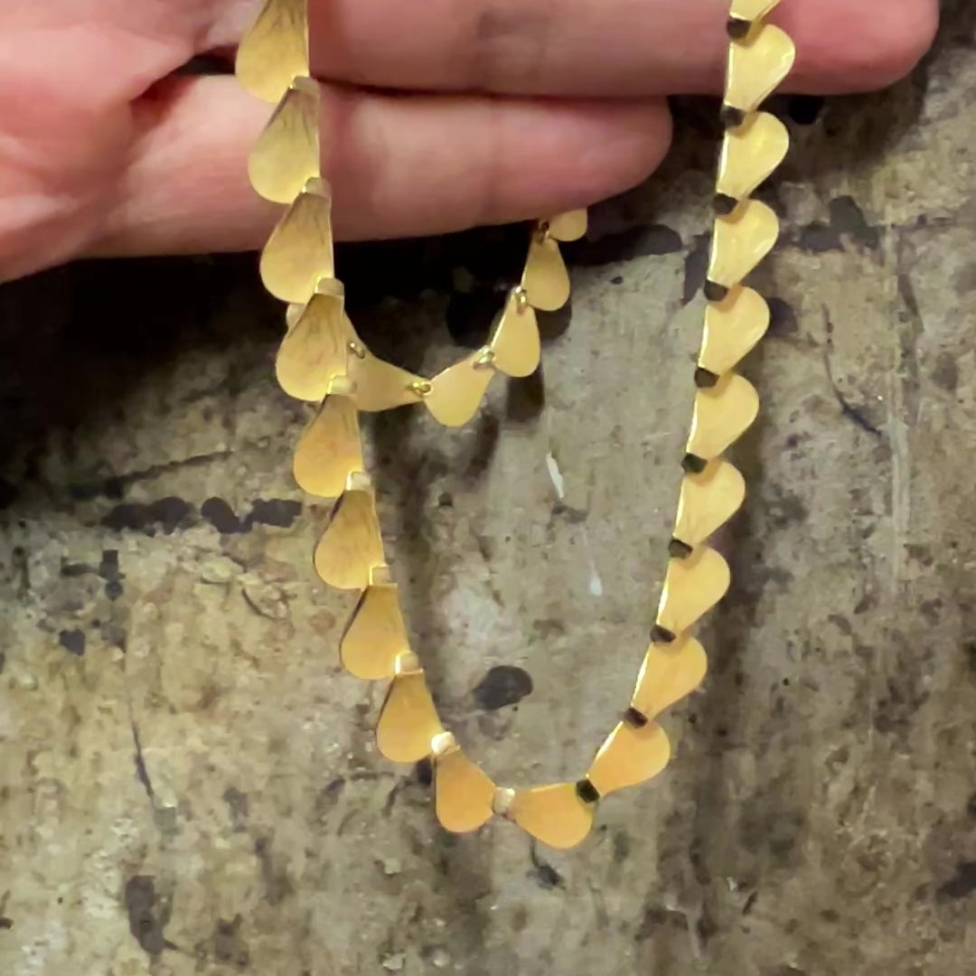 Waterfall necklace in 18K yellow gold