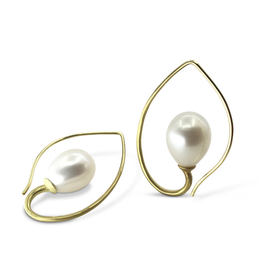 Inverted Drop Earrings in 18K Gold with Fresh Water Pearls