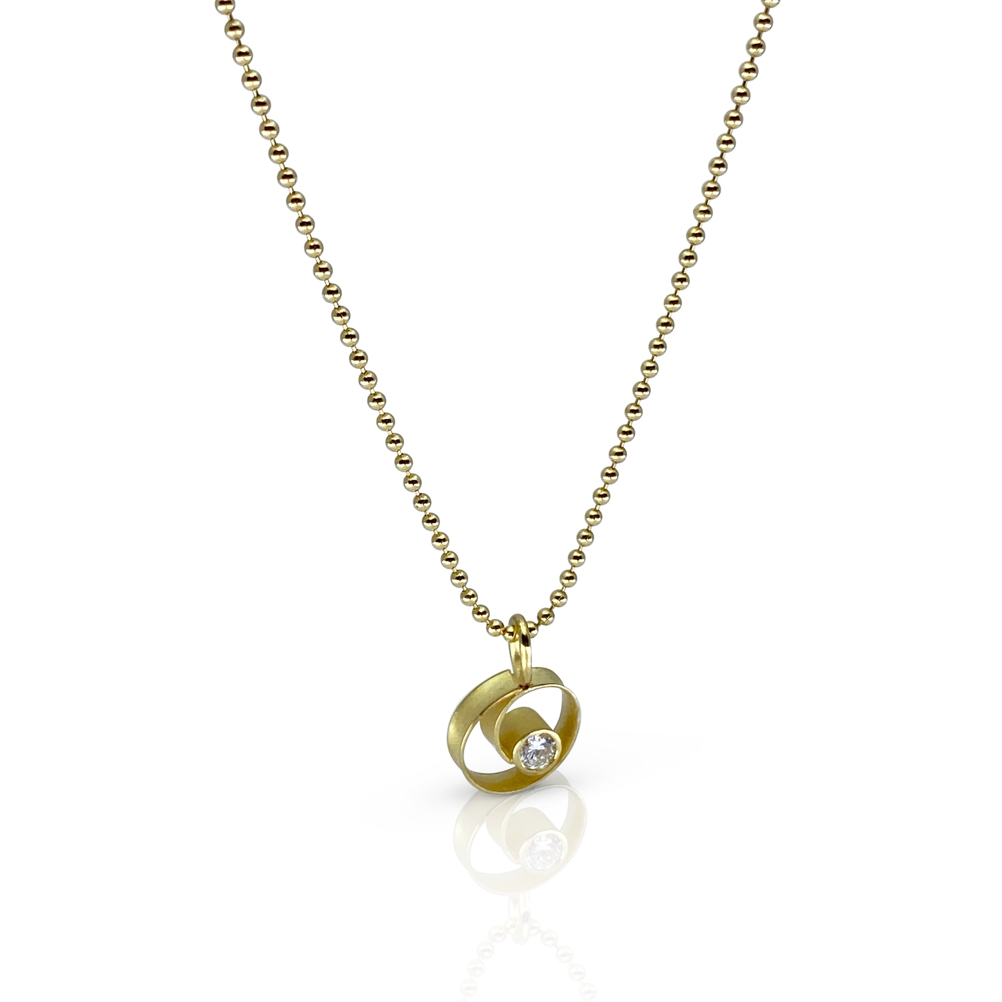 Coil button pendant with diamond in 18K gold or platinum