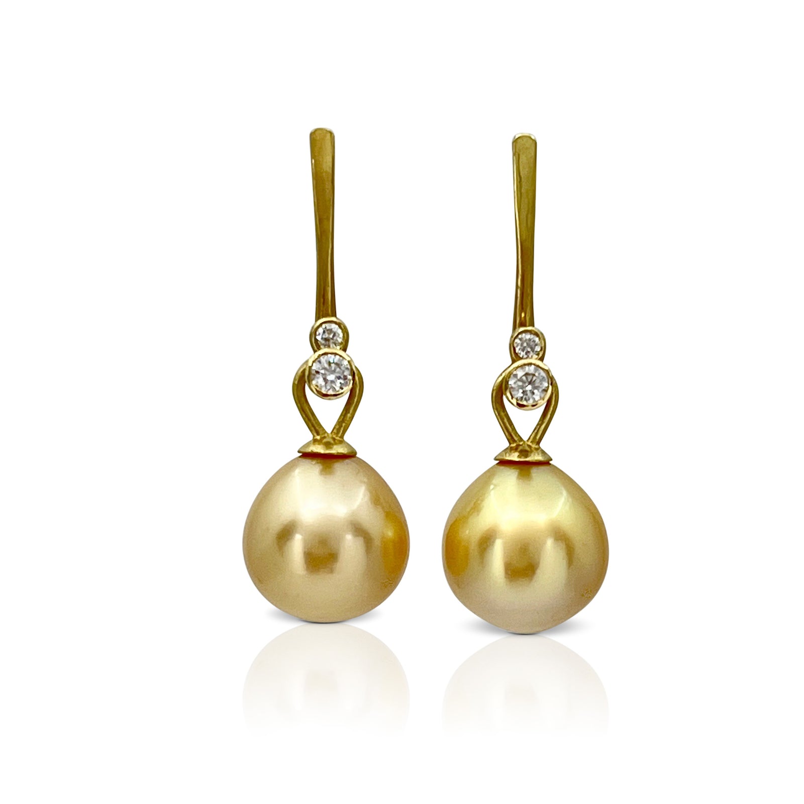 Driftwood Earrings in 18K gold with Golden pearls and diamonds