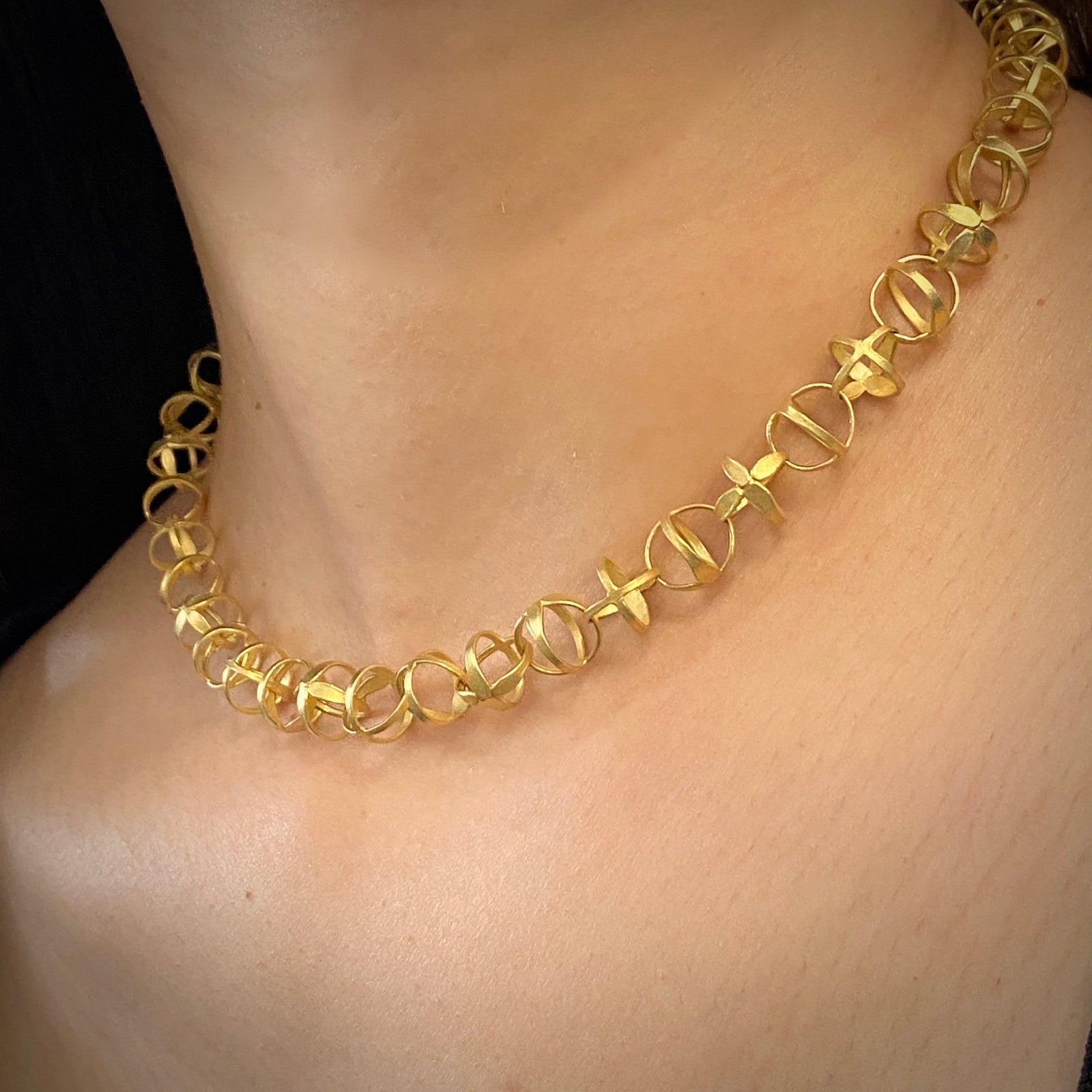 Orbit Necklace in 18K Yellow Gold
