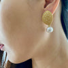 Leaf earrings in 18K gold with removable South Sea white pearl