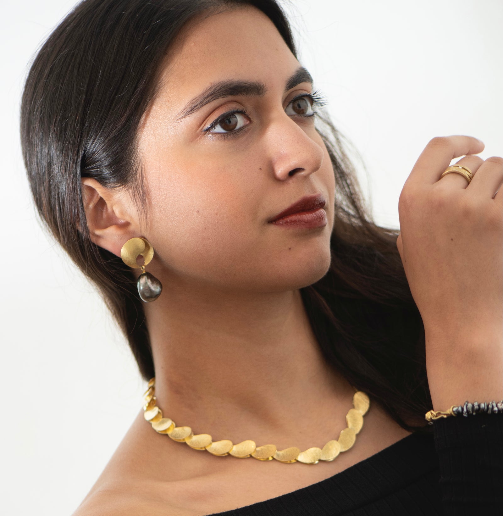 Shadow necklace in 18K yellow gold